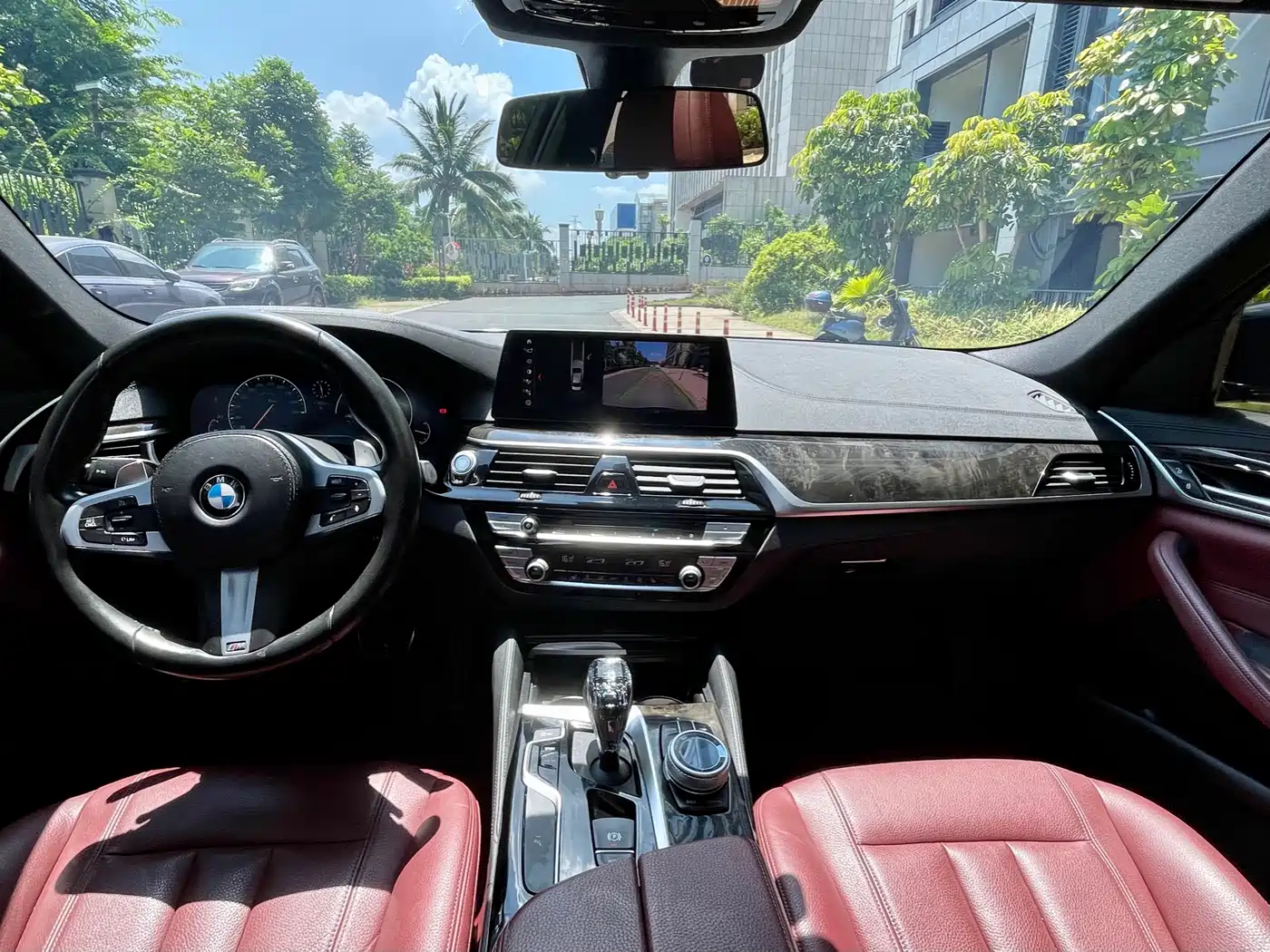 BMW 5 Series 2019 530Li Leading M Sport Package фото 6