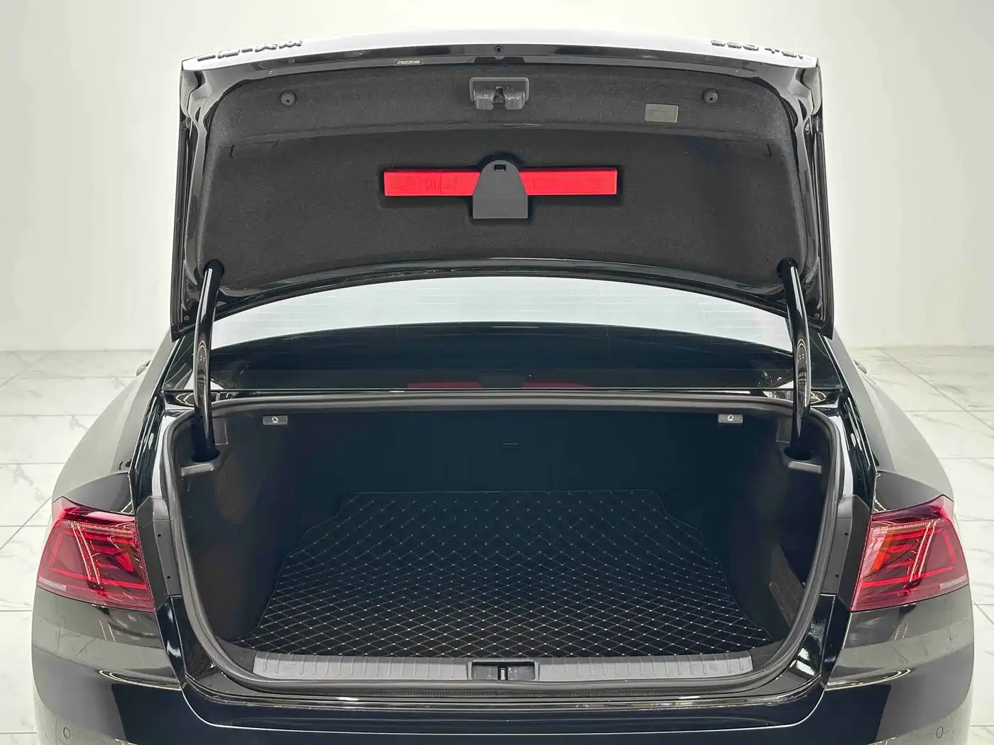 Volkswagen Magotan 2025 Facelift Public Edition 330TSI DSG Luxury фото 16