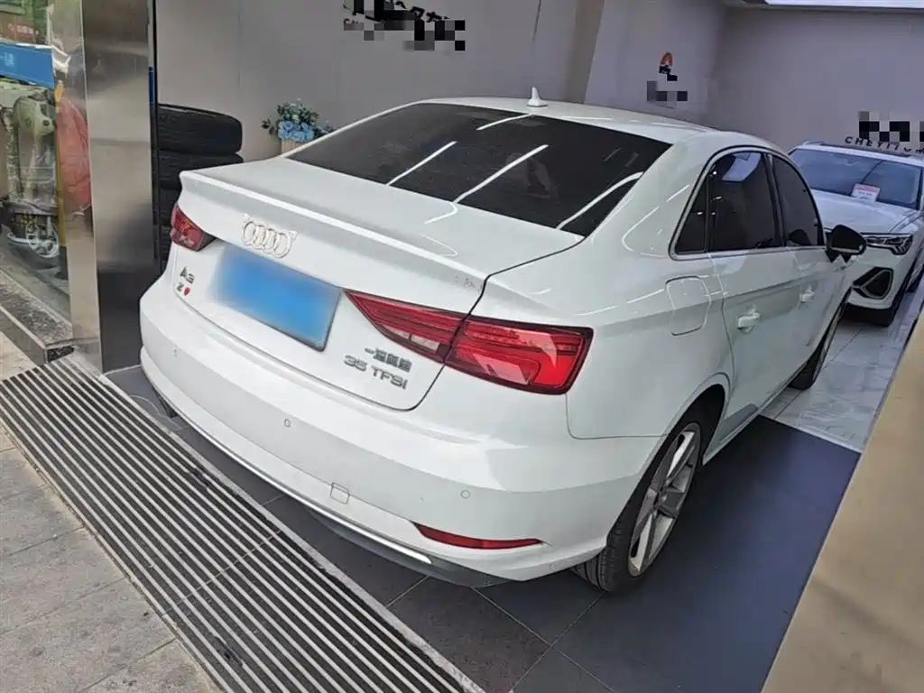 Audi A3 2018 30th Anniversary Limousine 35 TFSI Style фото 7