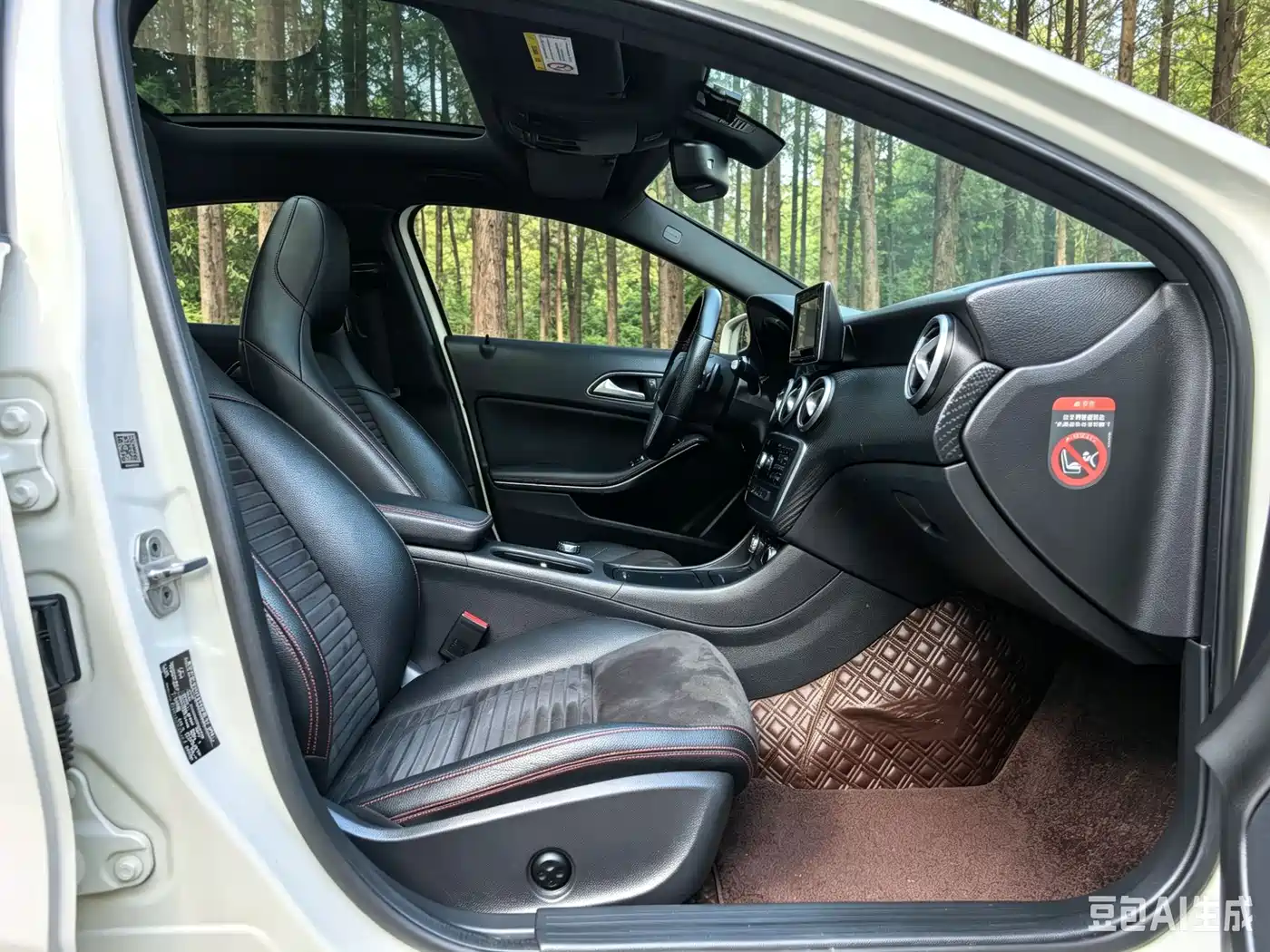 Mercedes-Benz A-Class (Import) 2015 A 200 Sport фото 10