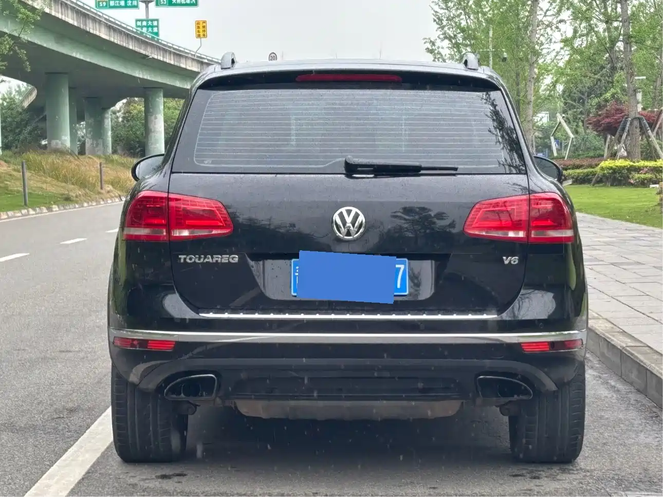 VOLKSWAGEN TOUAREG