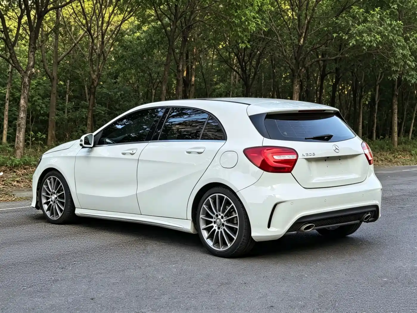 Mercedes-Benz A-Class (Import) 2015 A 200 Sport фото 4
