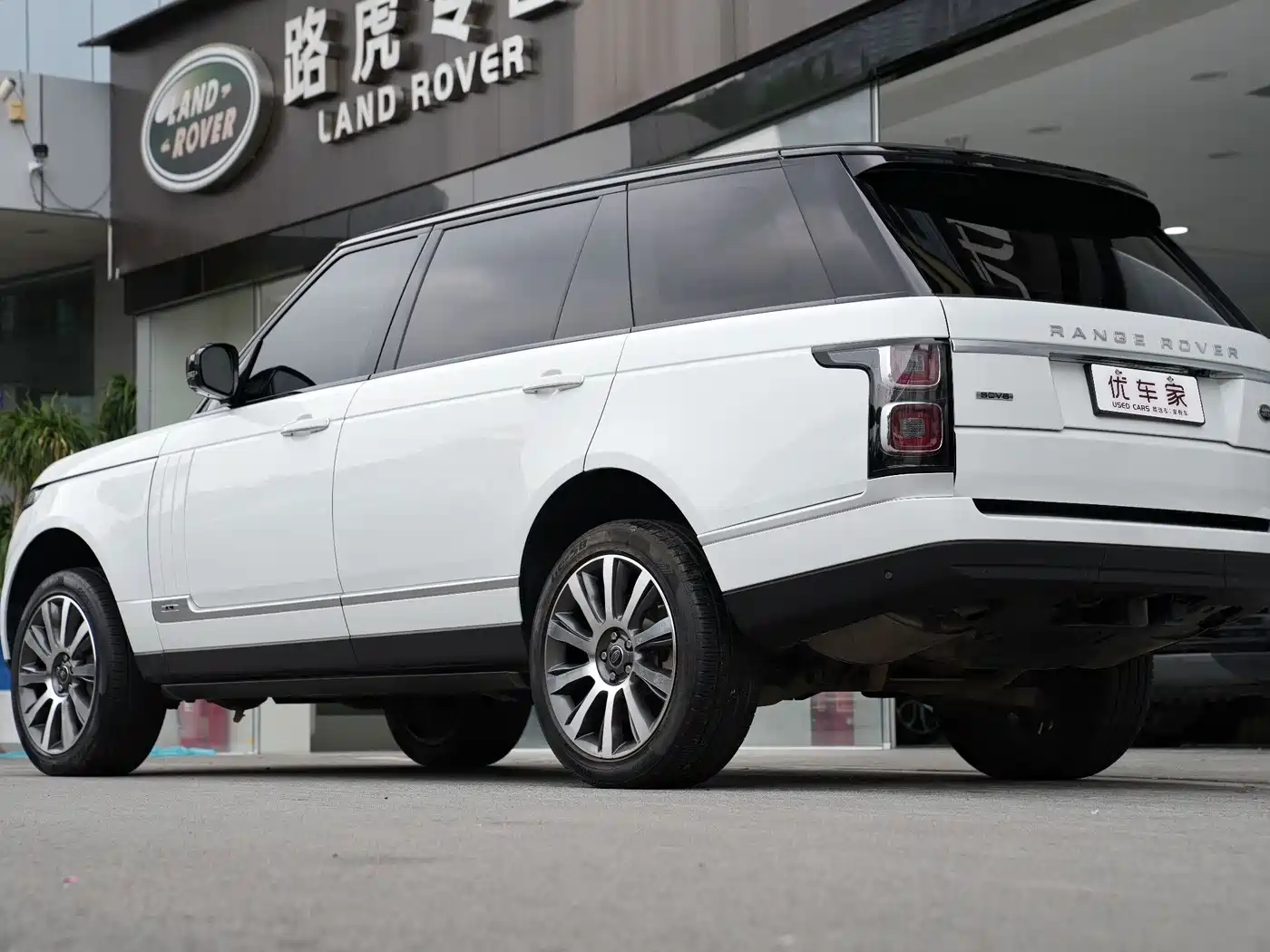 Land Rover Range Rover 2015 5.0 SC V8 AB Prestigious Genesis Extended Edition фото 4