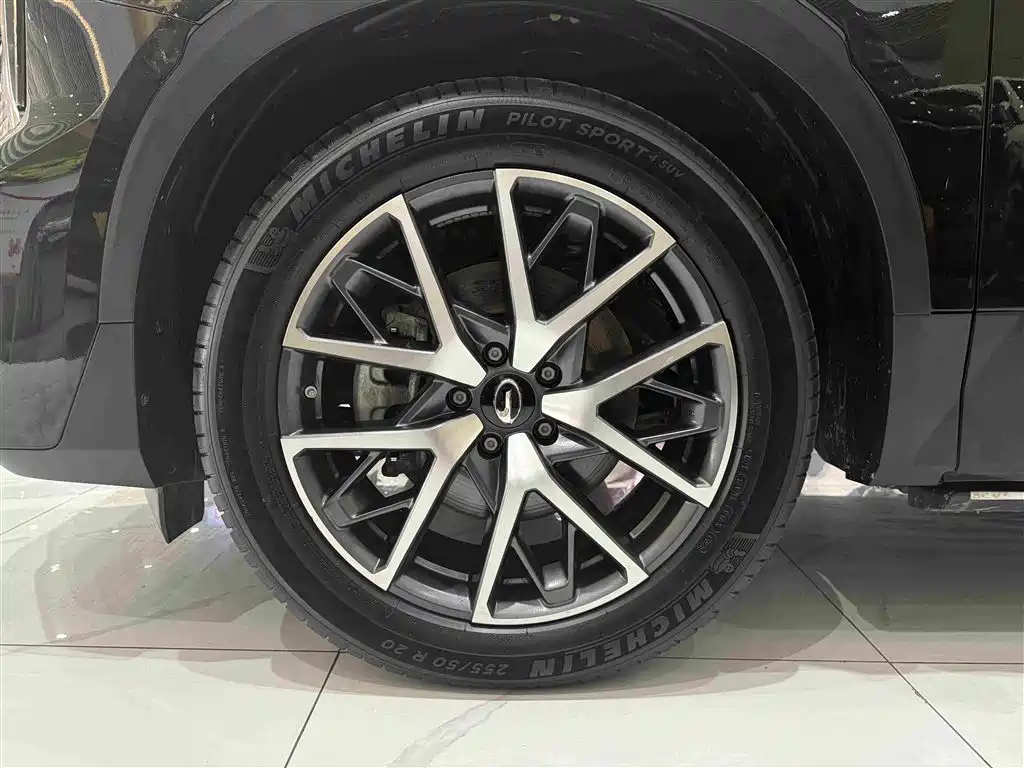 Фото 9 - GAC Trumpchi GS8