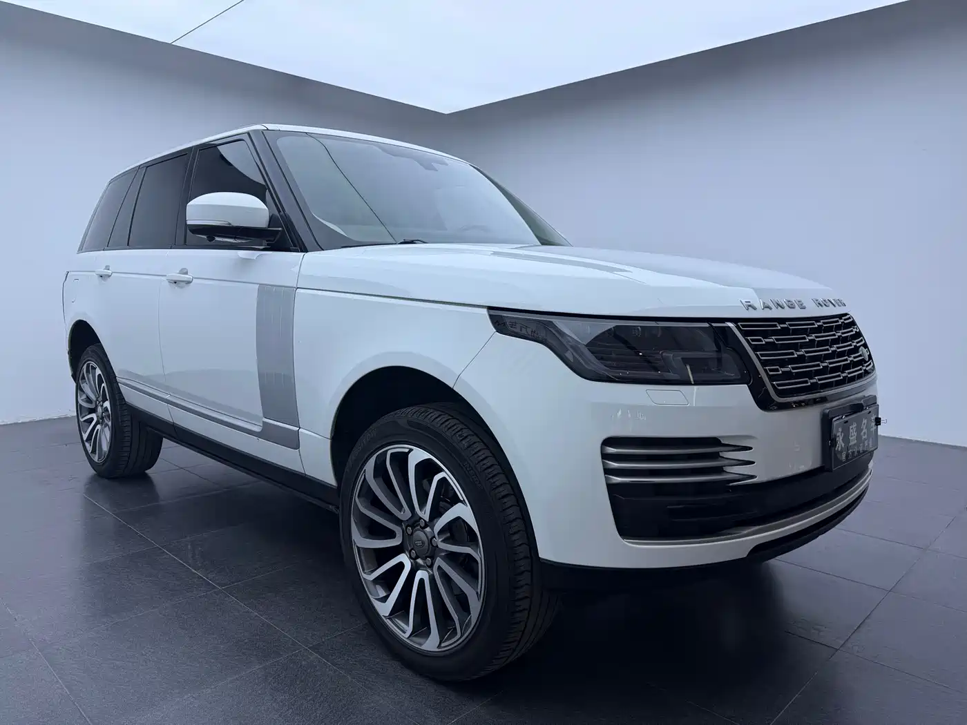 Land Rover Range Rover 2015 3.0 TDV6 Vogue фото 3