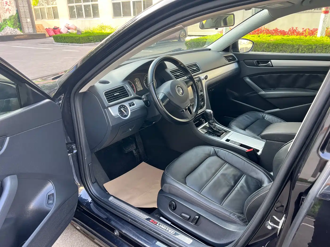 Volkswagen Passat 2015 1.8TSI DSG Prestige Edition фото 8