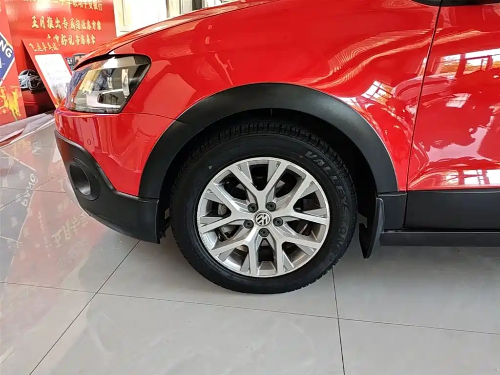Volkswagen Polo 2014 1.6L Cross Polo Automatic фото 25