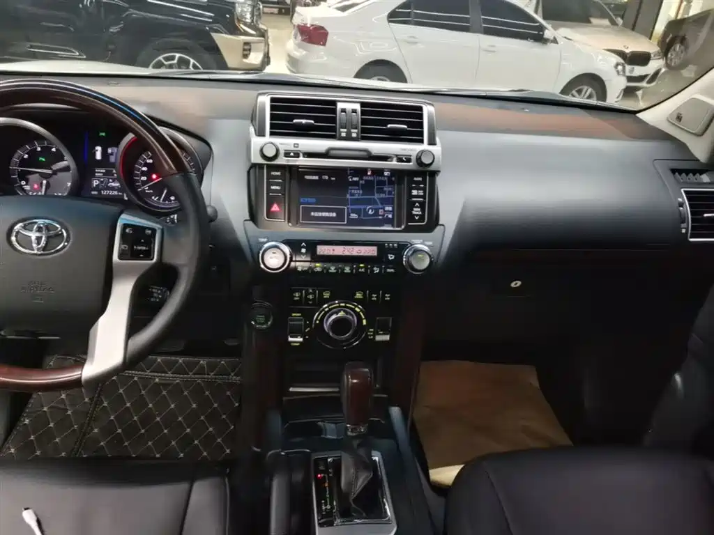 Toyota Prado 2016 3.5L Auto VX NAVI фото 13
