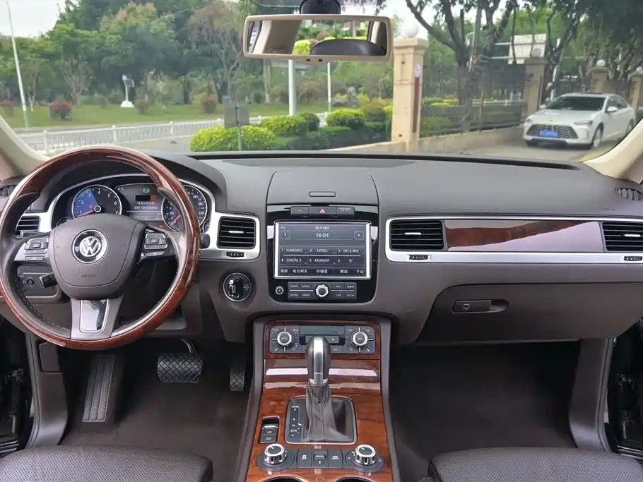 Volkswagen Touareg 2014 3.0TSI New Edge Edition фото 7