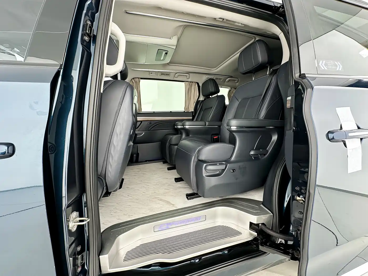 GAC Trumpchi Trumpchi M8 2021 Leading Show Series 390T Prestige Edition фото 14