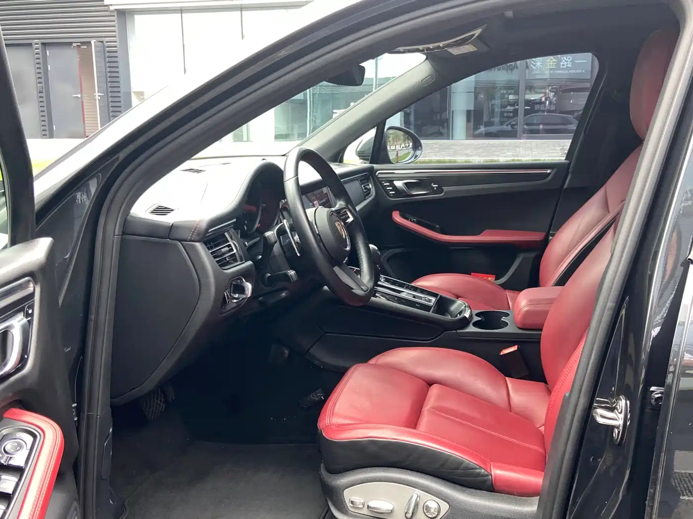 Porsche Macan 2024 Macan 2.0T фото 3