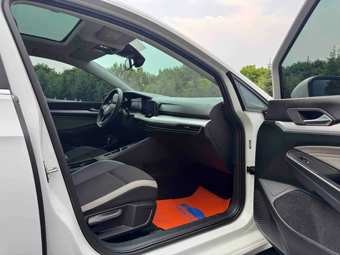 Volkswagen Golf 2023 Facelift 280TSI DSG Pro фото 10