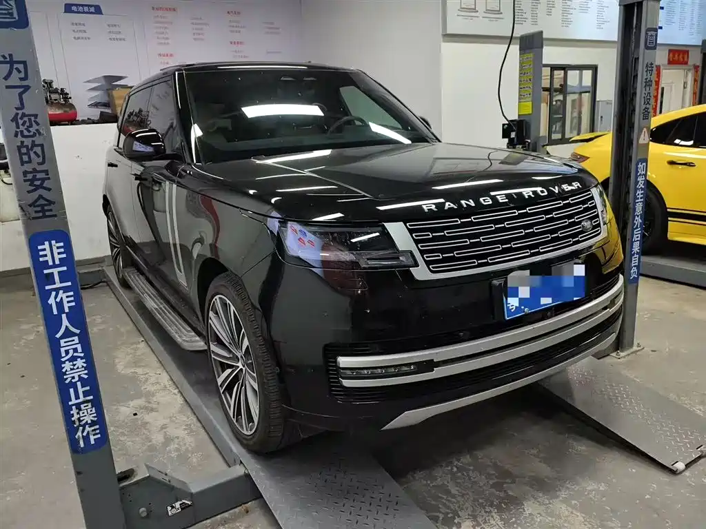 Land Rover Range Rover 2024 3.0 L6 400PS Genesis Extended