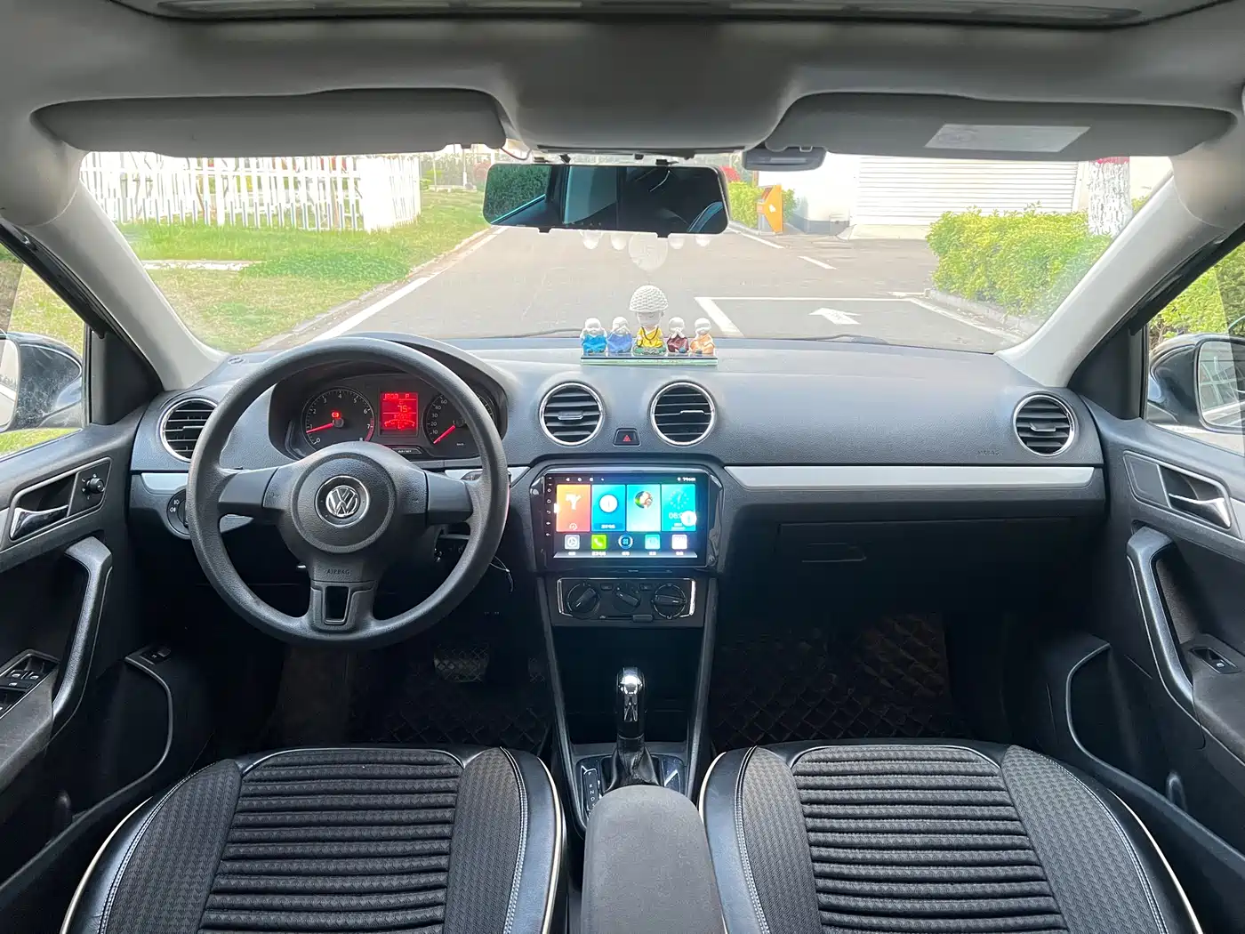 Volkswagen Jetta 2015 1.6L Auto Comfort фото 9