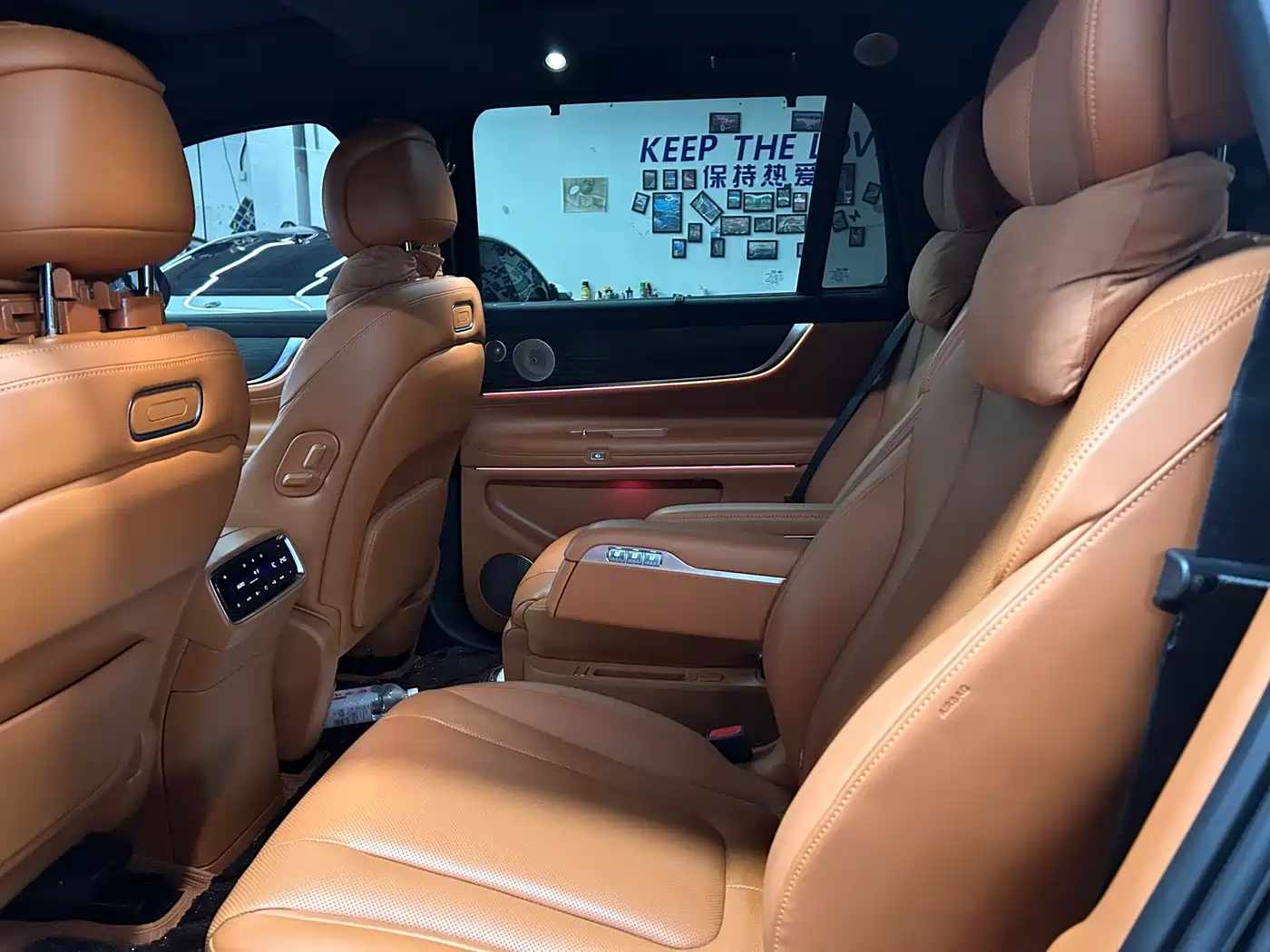AITO Wenjie AITO M9 2024 Extended Range Ultra 42kWh 6-Seater фото 9