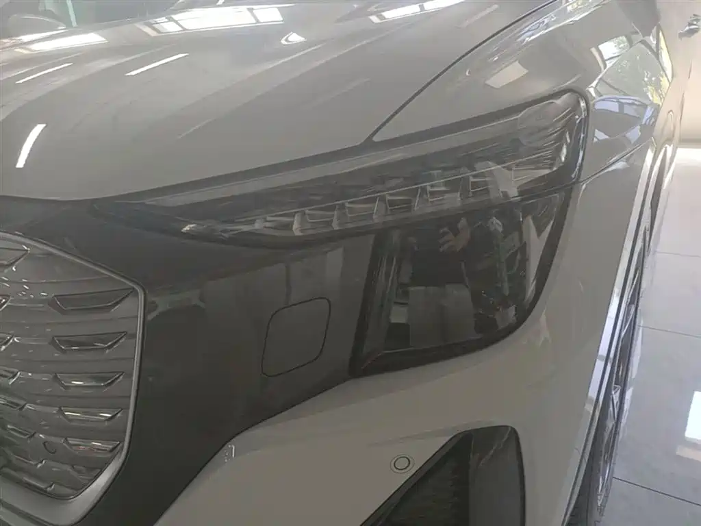 Audi Q5 e-tron 2023 40 e-tron Starlight Edition Brocade Package фото 24