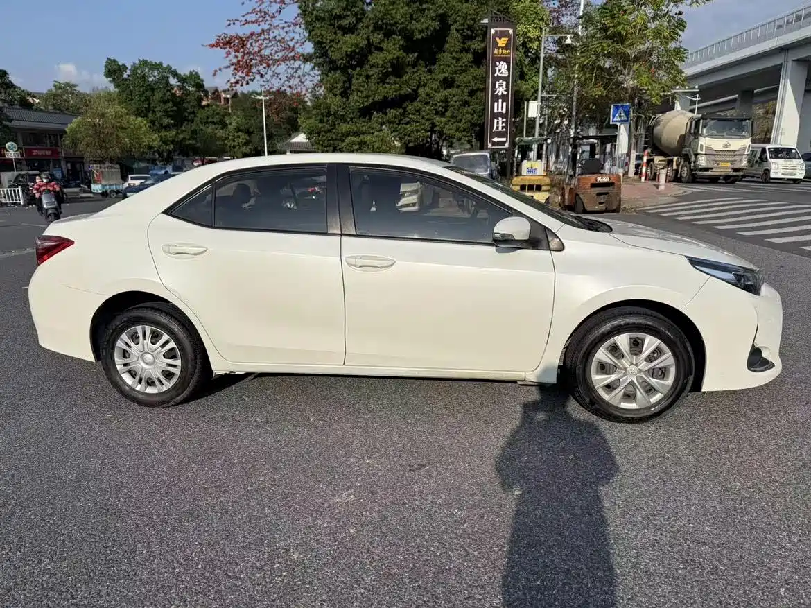 Toyota Levin 2017 Facelift 185T CVT Pioneer (China V) фото 4