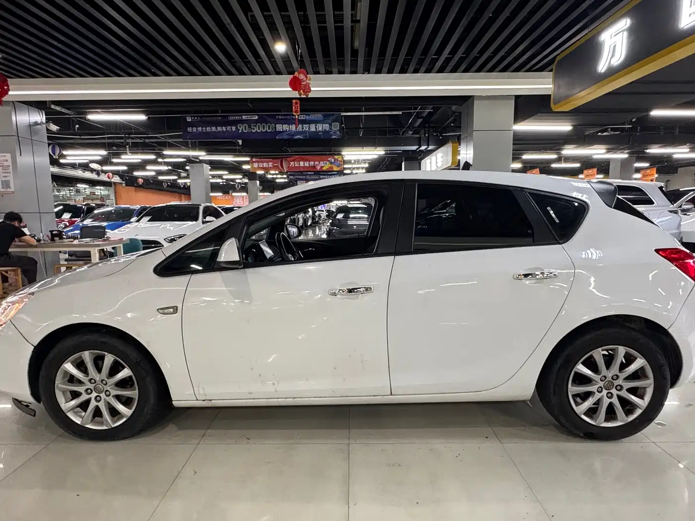 Buick Excelle 2014 XT 1.6L Automatic Fashion фото 3
