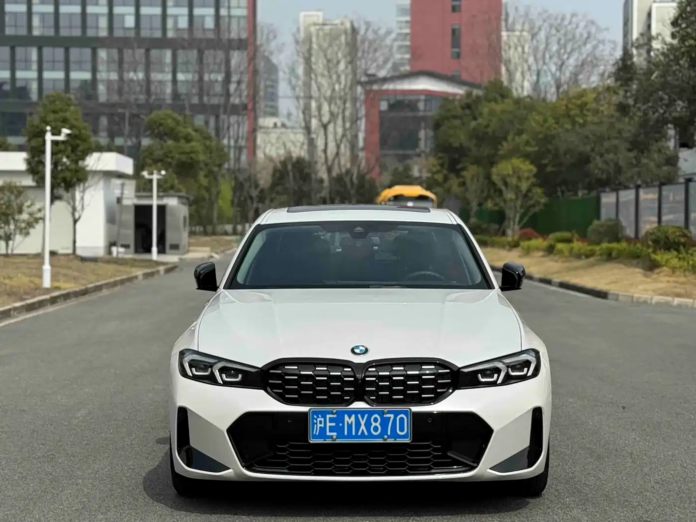 BMW 3 Series 2023 325Li M Sport Black Night Package фото 2