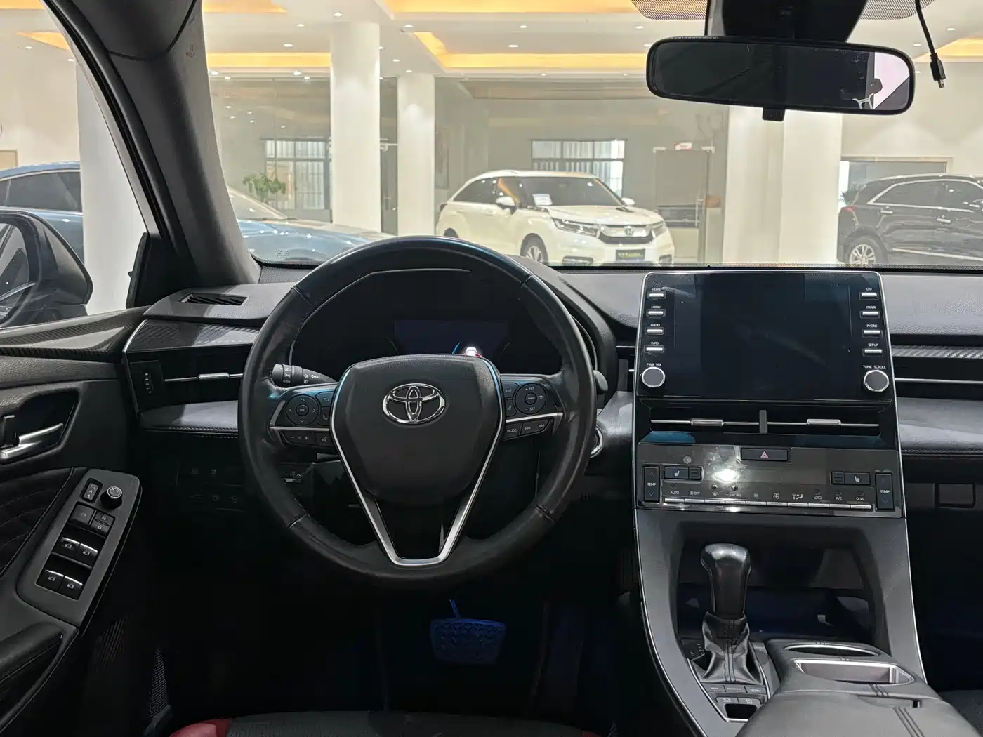 Toyota Avalon 2021 2.5L Touring Noble SPORT Edition фото 11