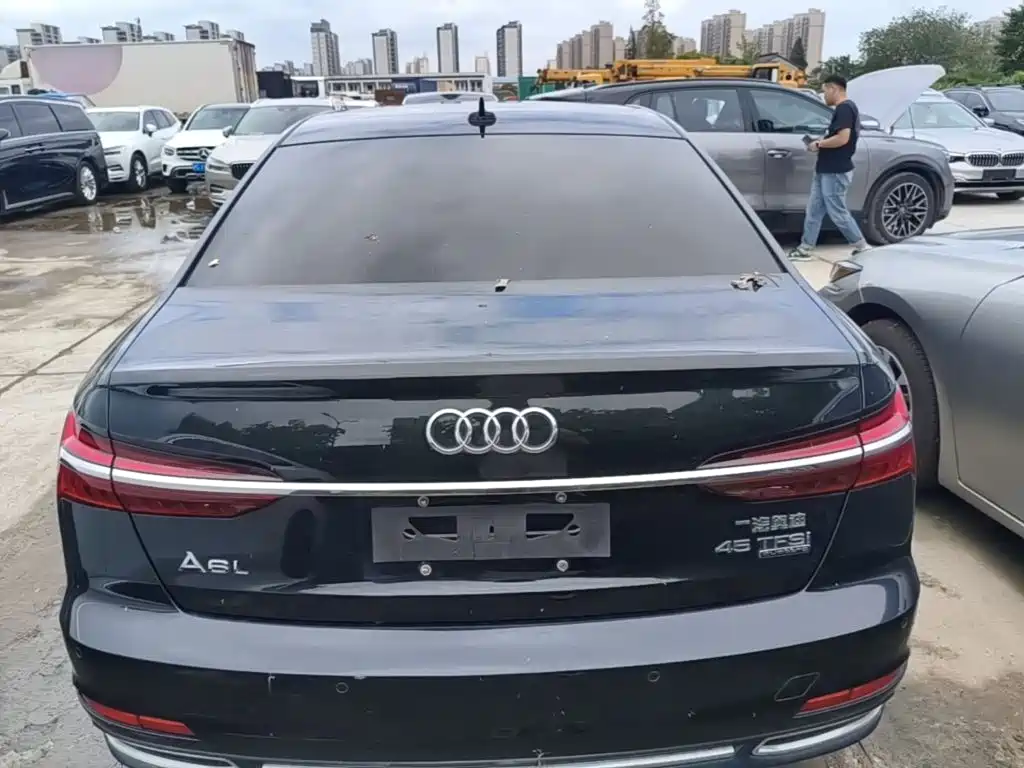 Фото 6 - Audi A6L