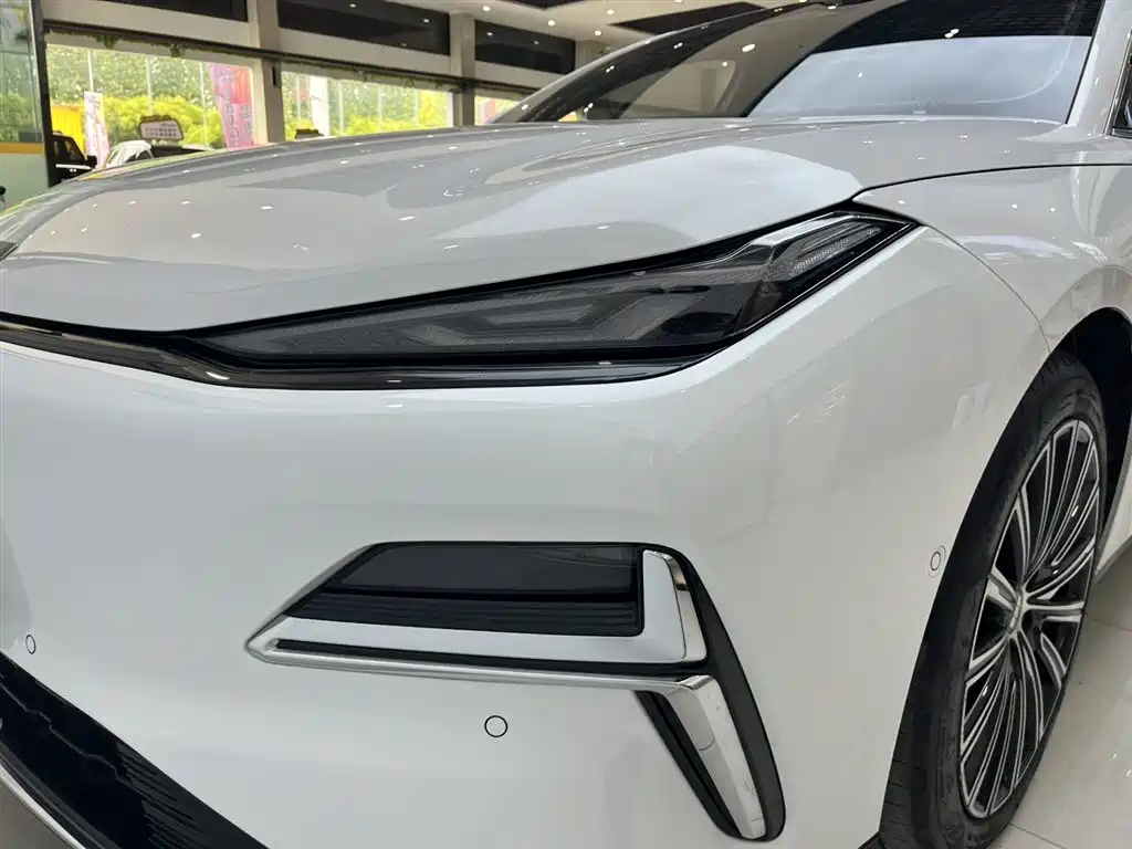 Geely Galaxy Galaxy Xingyao 8 2025 130km EM-P Starship Edition фото 5