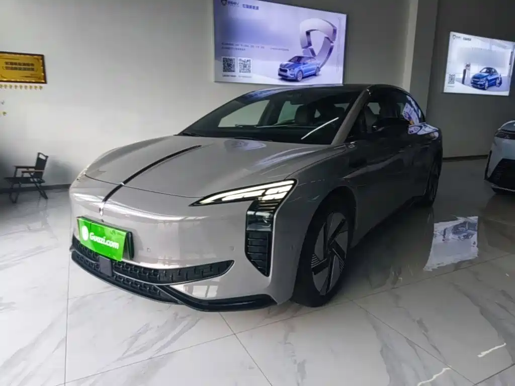 Hongqi EH7 2025