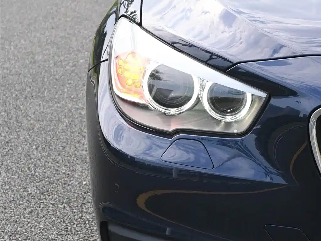 BMW 5 Series GT 2014 528i Leading фото 7