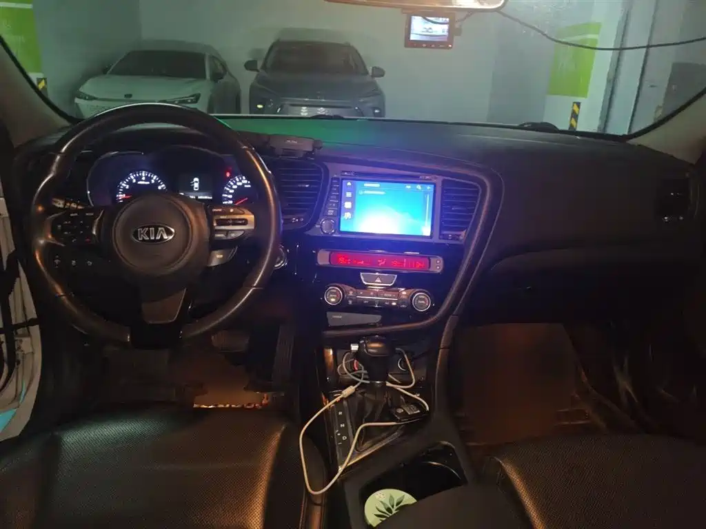 Kia K5 2015 2.0L Automatic LUX фото 5