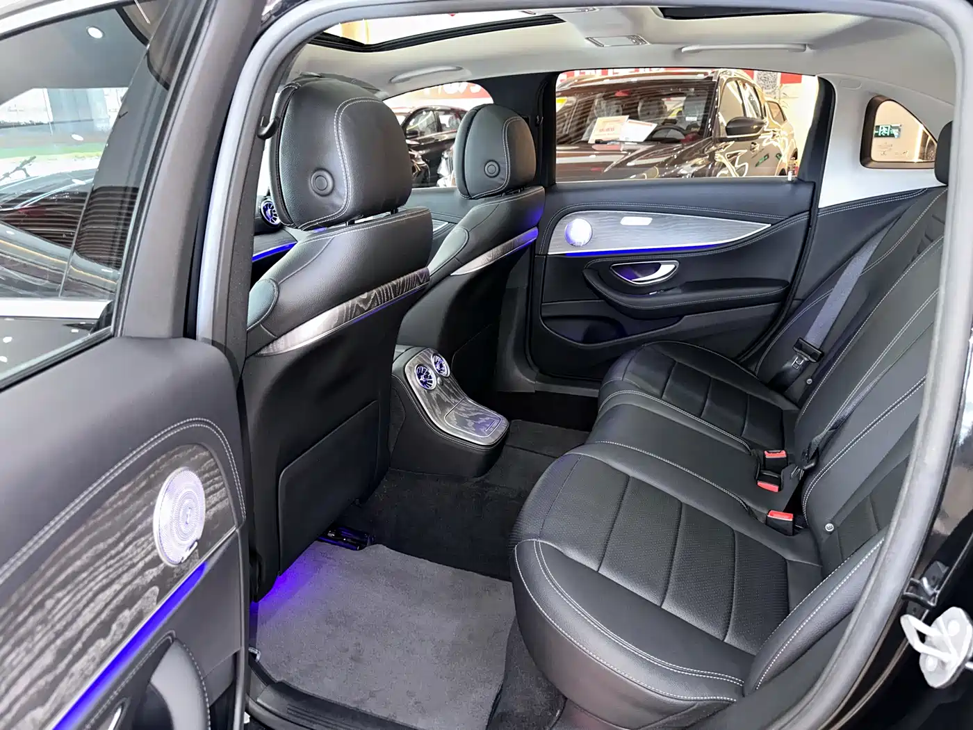 Mercedes-Benz E-Class 2021 E 300 L Fashion фото 12