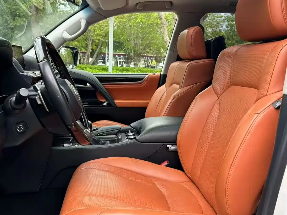 Lexus LX 2017 570 Dynamic Luxury фото 10