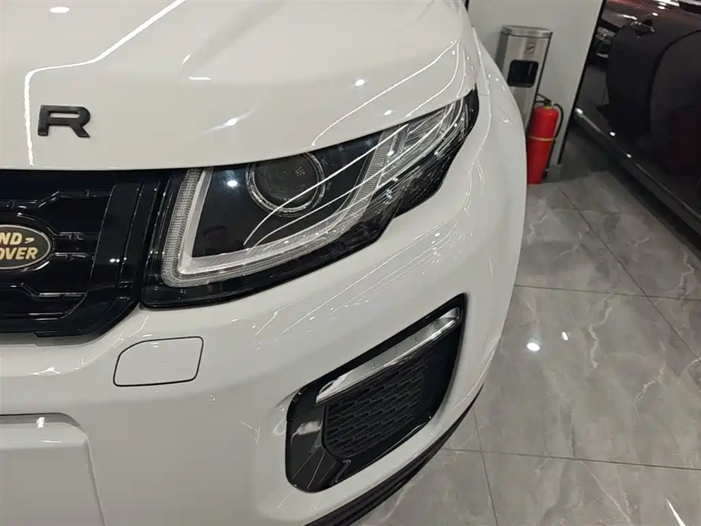 Land Rover Range Rover Evoque 2017 2.0T SE PLUS Smart Enjoy Edition фото 24