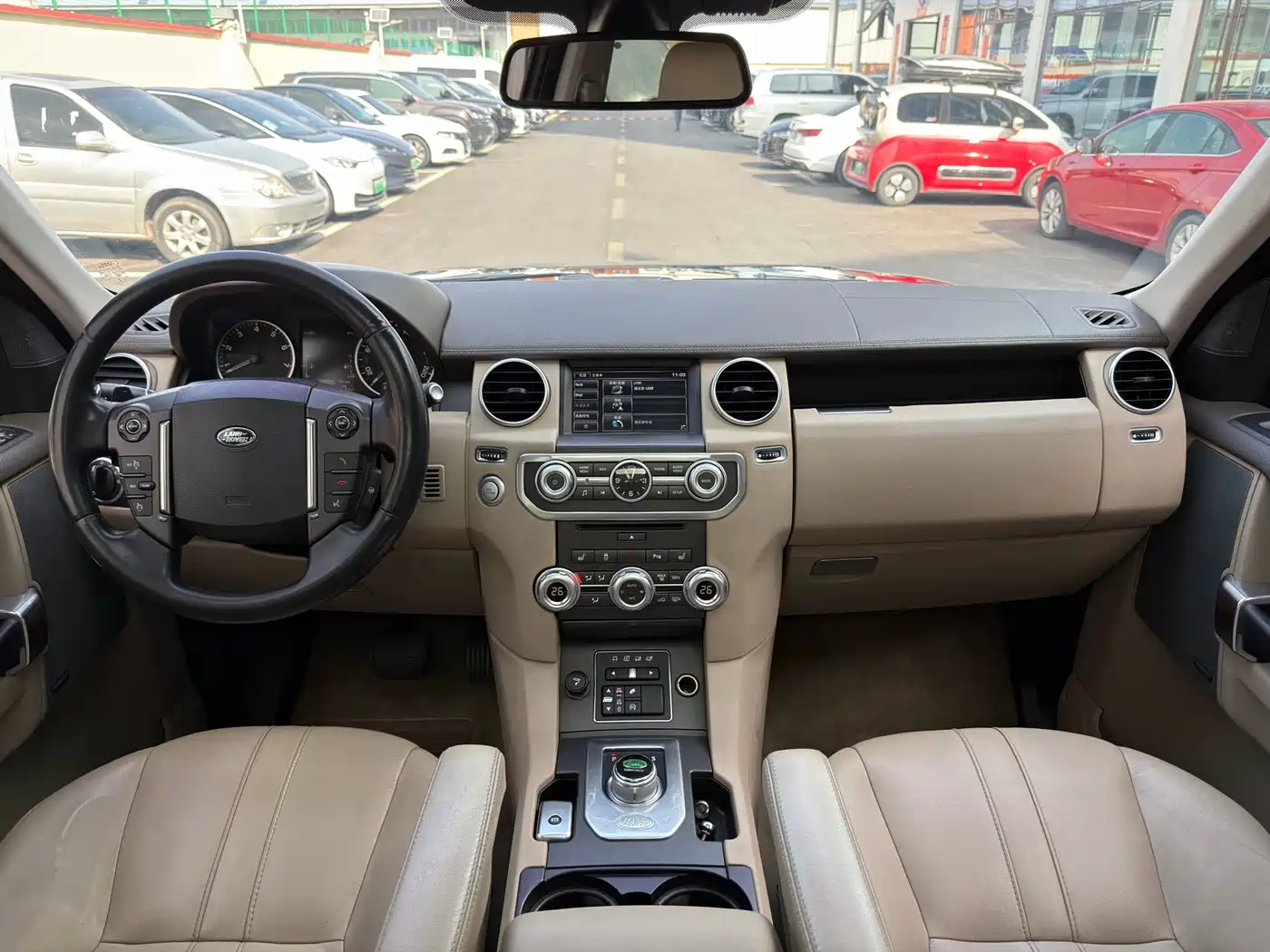 Land Rover Discovery 2015 3.0 SC V6 SE фото 9