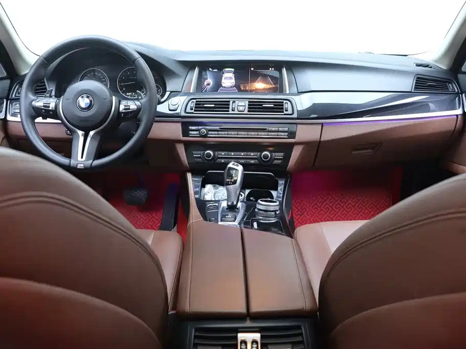 BMW 5 Series 2014 520Li Elegance фото 26
