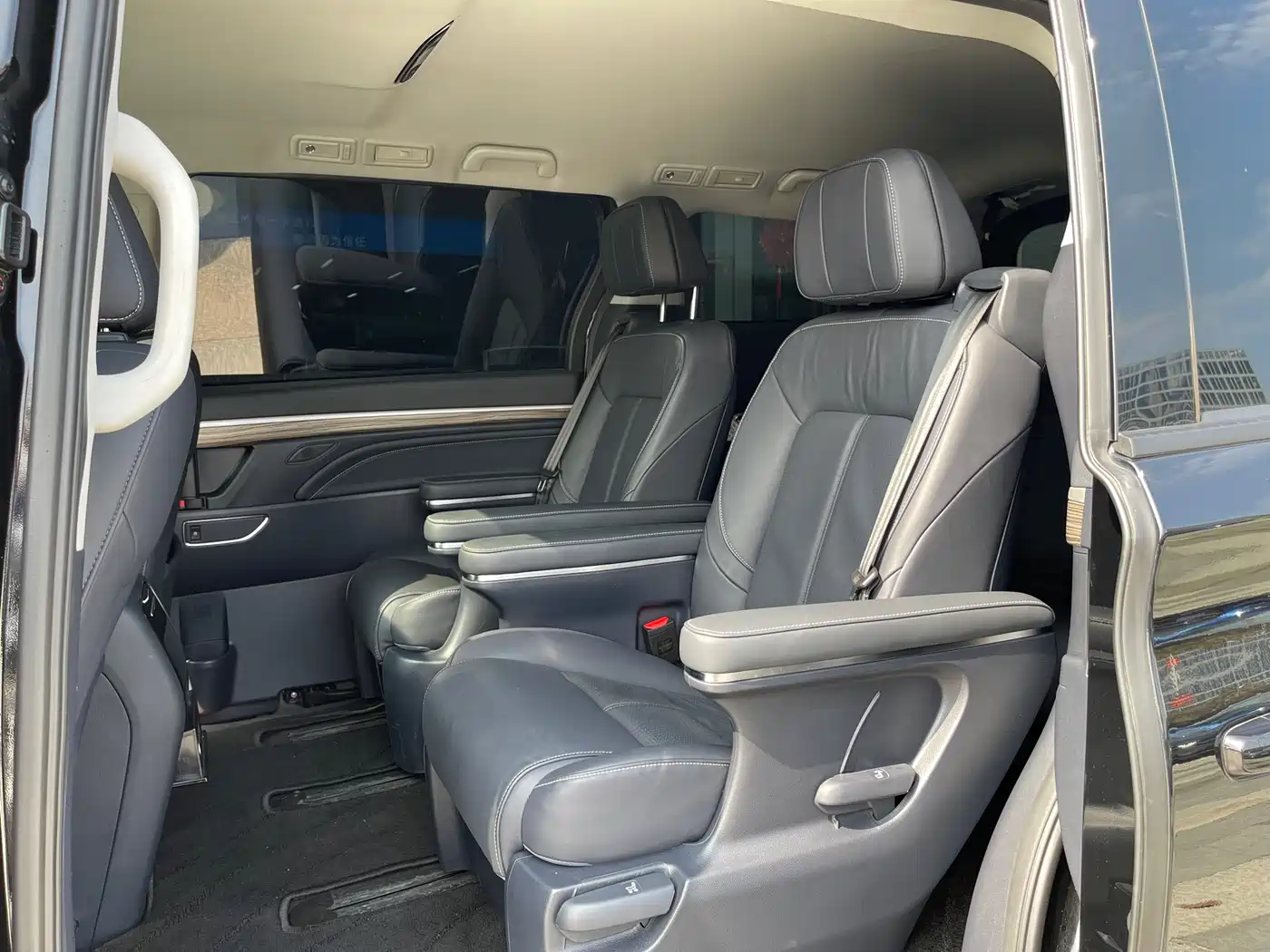 GAC Trumpchi Trumpchi M8 2023 Leading Series 390T Premium Edition фото 11