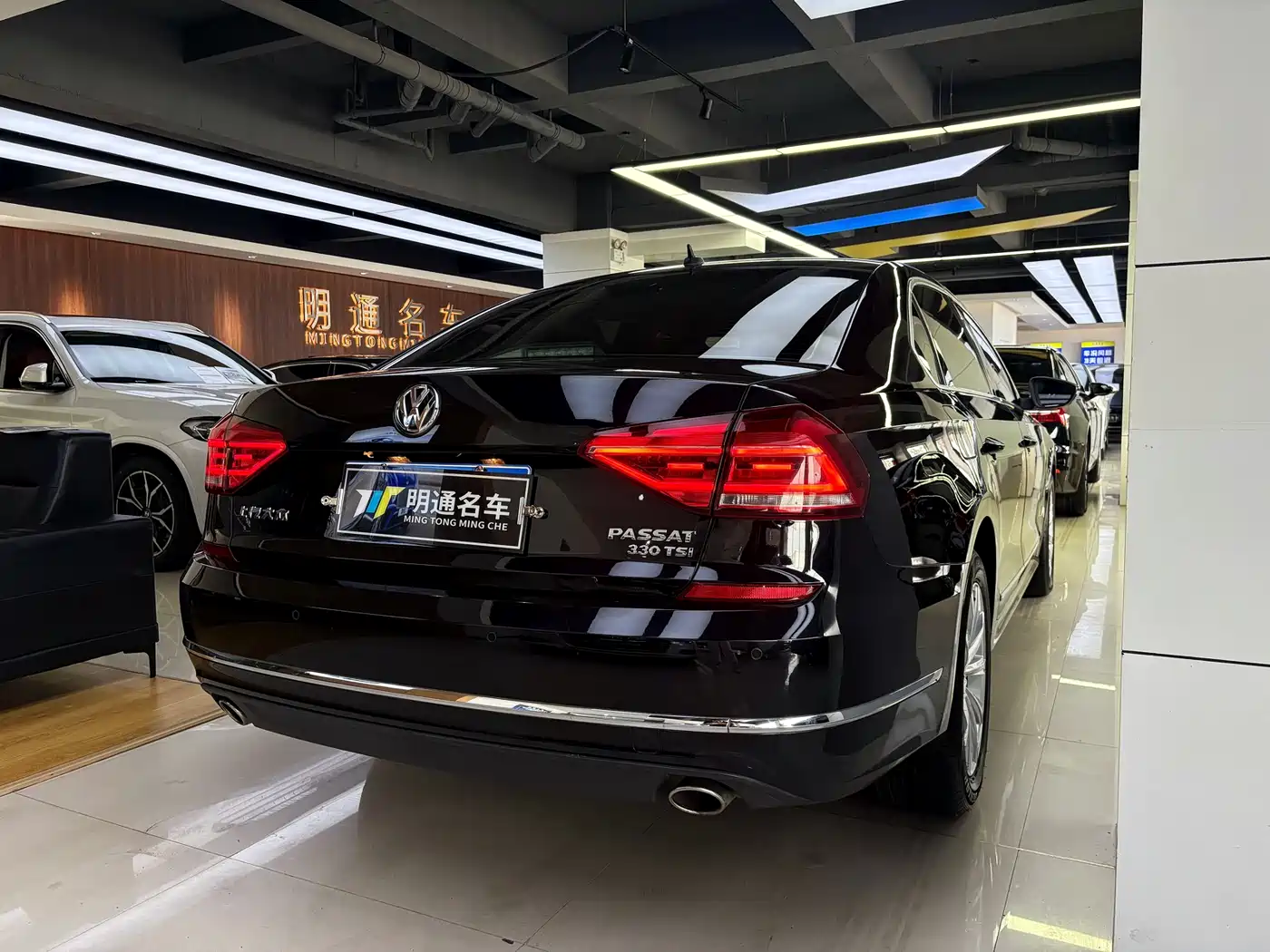 Volkswagen Passat 2017 330TSI DSG Prestige фото 5