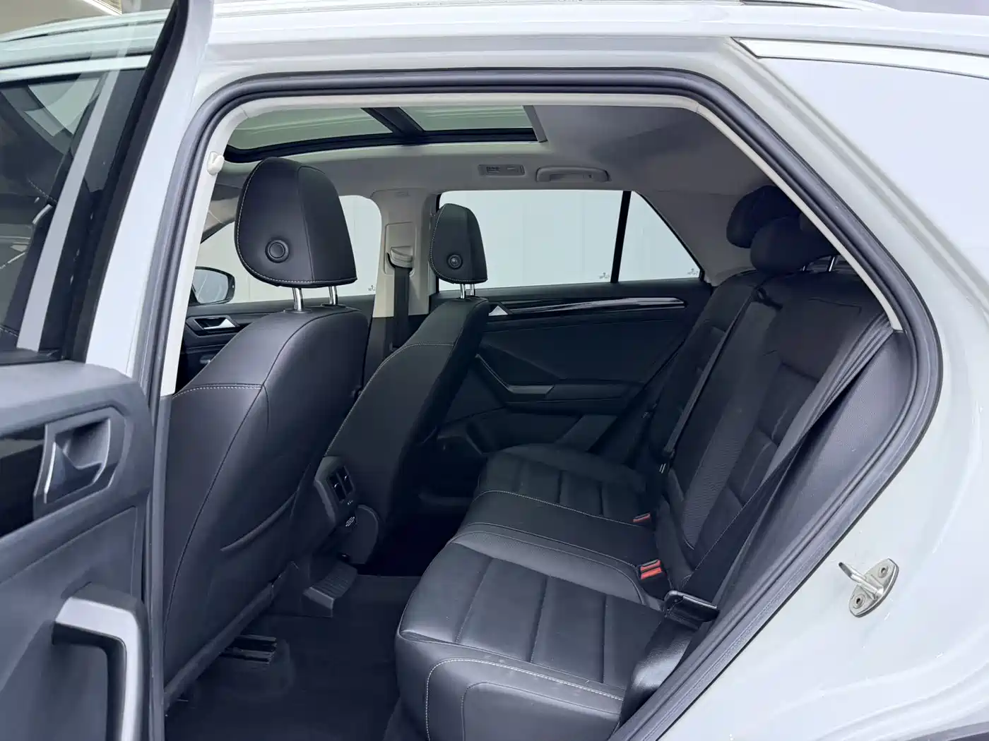 Volkswagen T-Roc, миниатюра 9