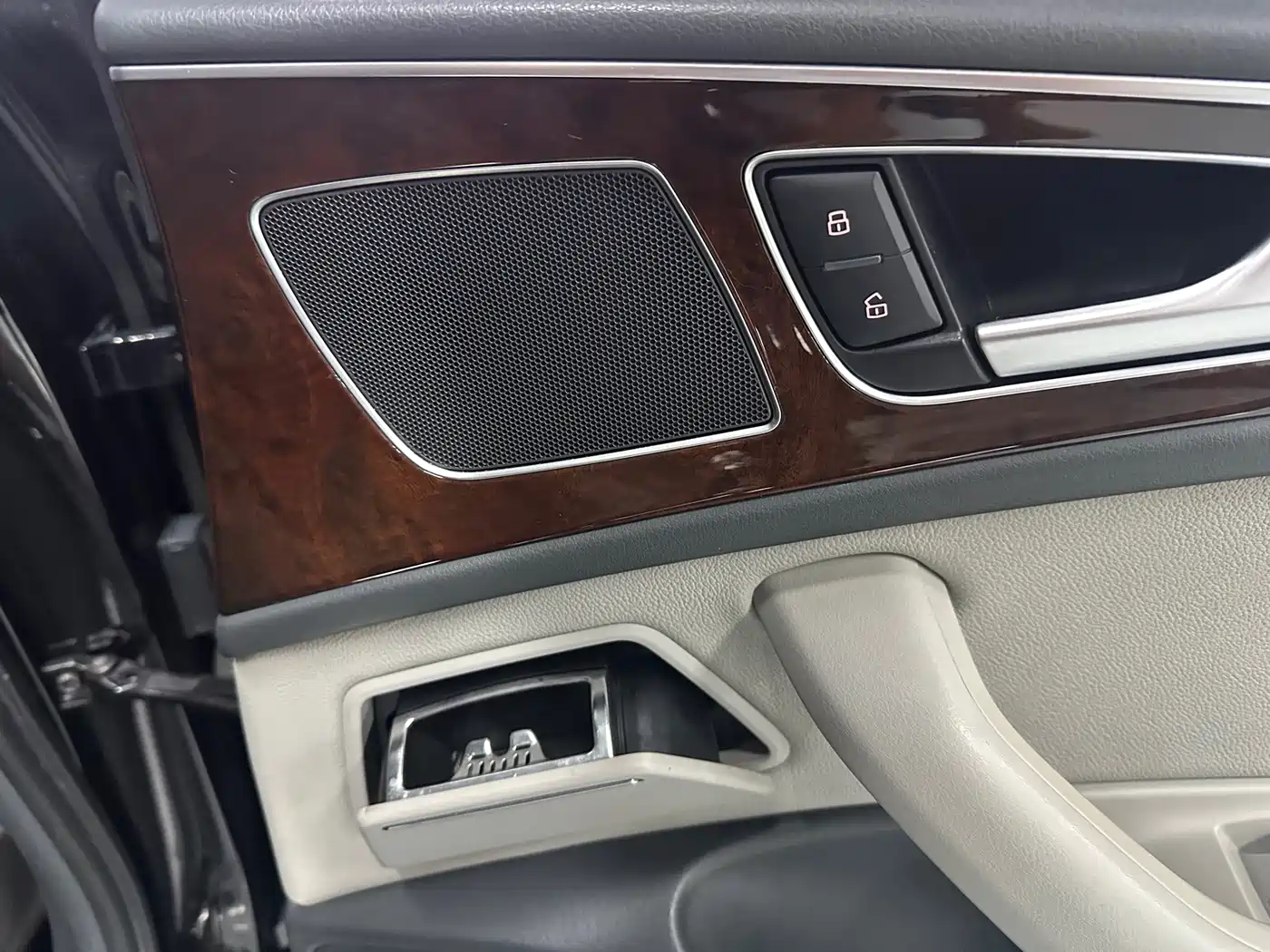 Фото 12 - Audi A6L