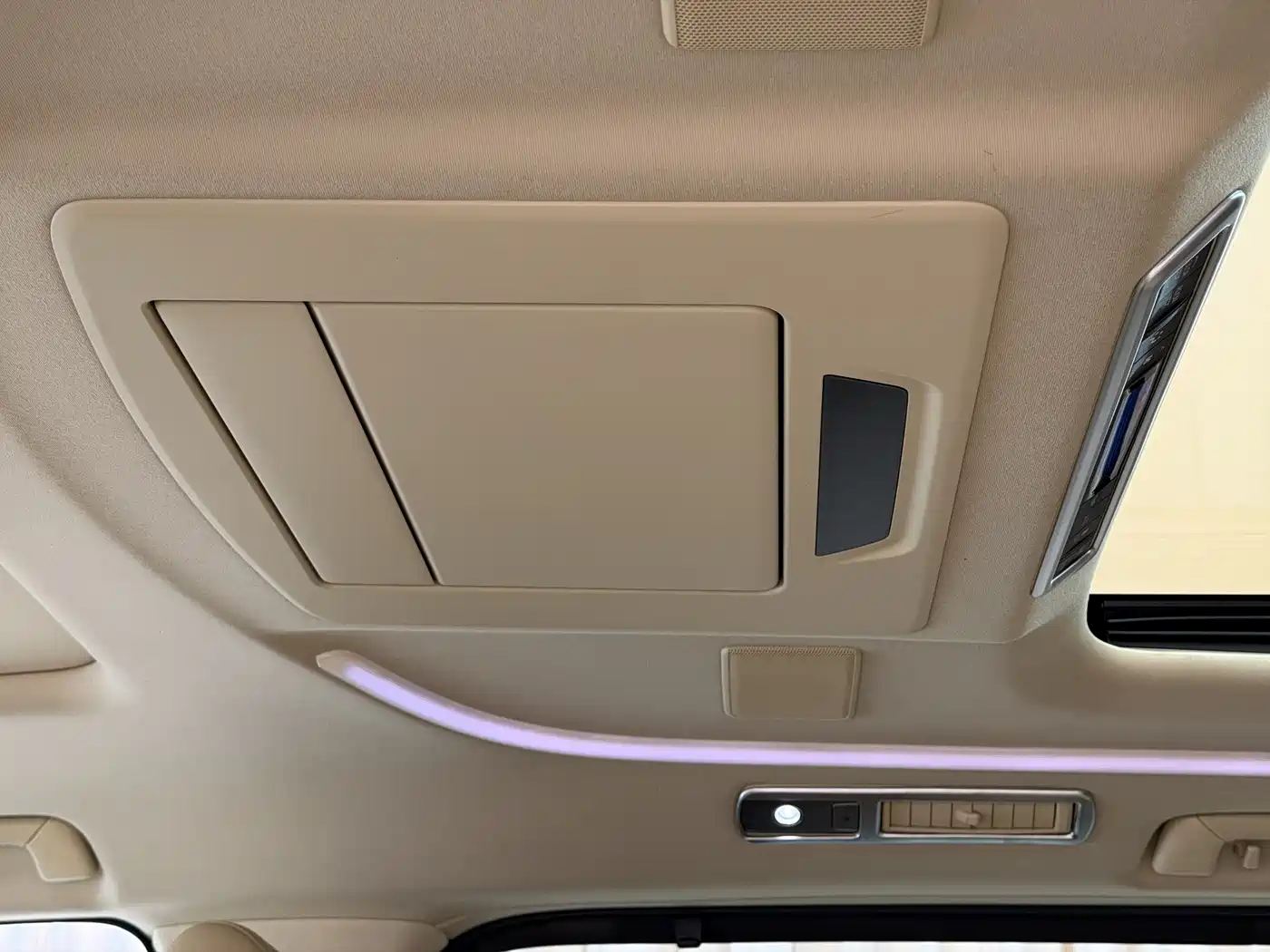 Toyota Alphard 2018 3.5L Luxury фото 8