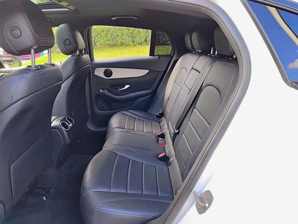 Photo 8 - Mercedes-Benz GLC Coupe