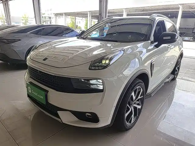  Lynk & Co Lynk & Co 01 2017 2.0T AWD Pro
