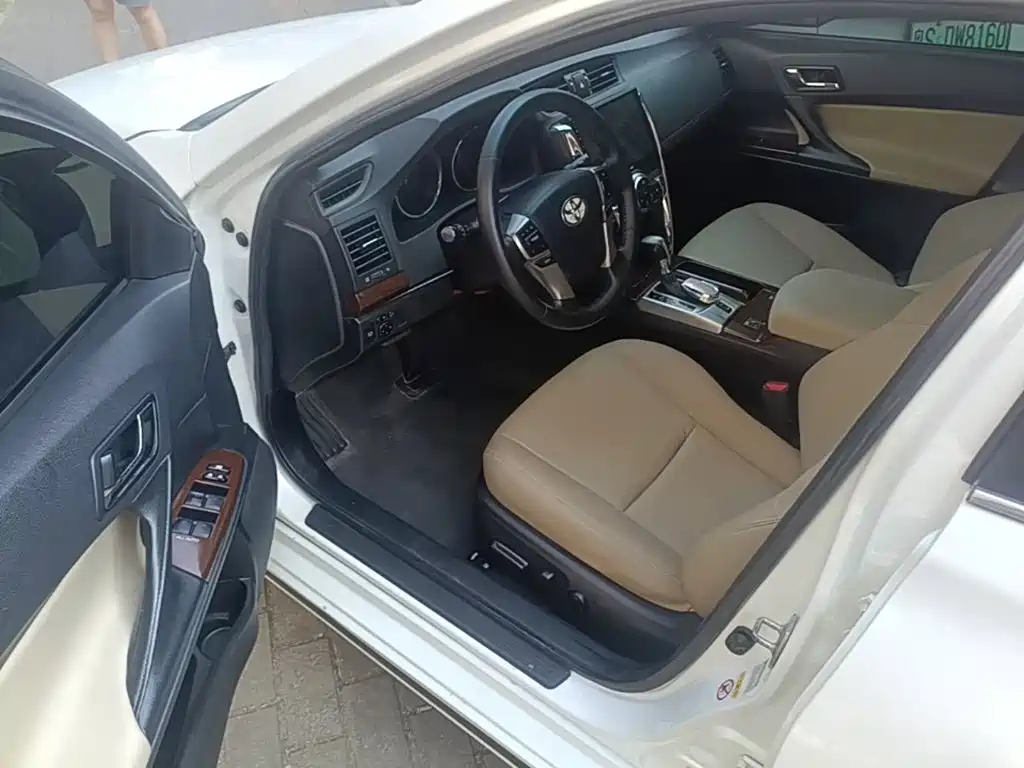 Toyota Reiz 2016 2013 2.5V Premium Edition
