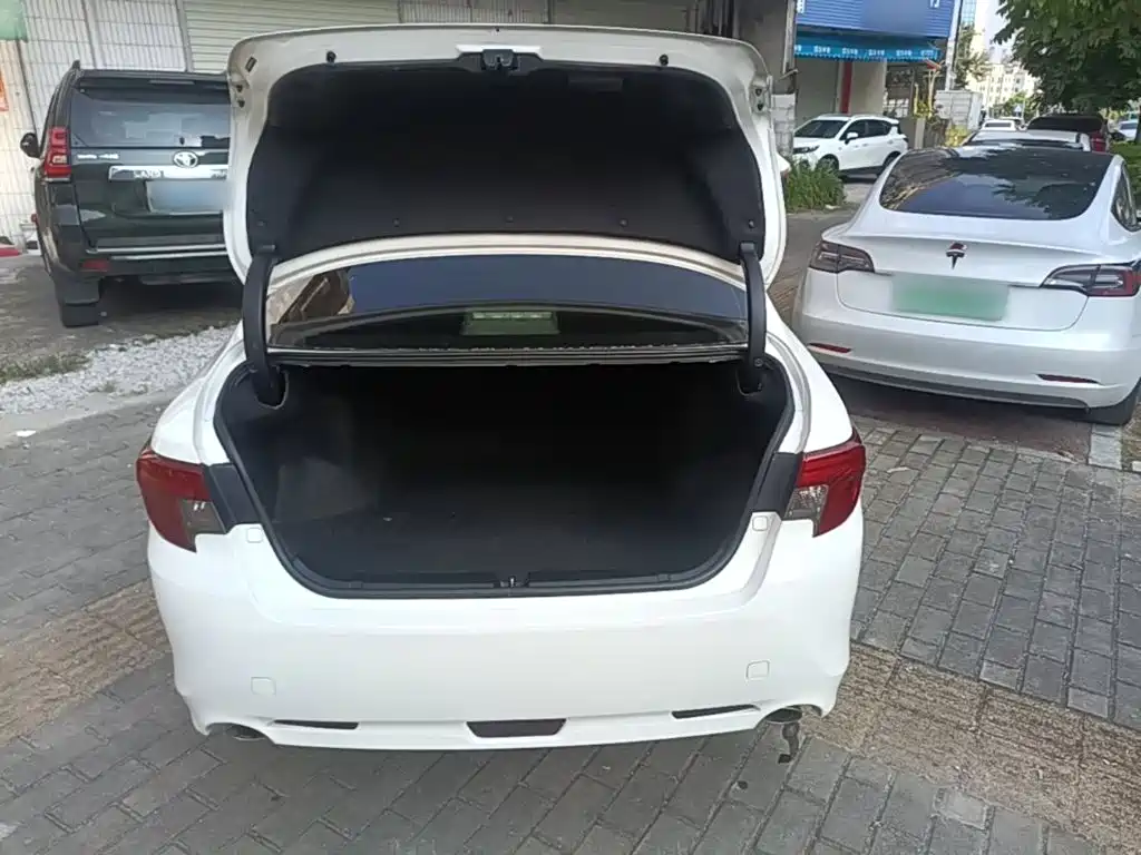 Toyota Reiz 2016 2013 2.5V Premium Edition