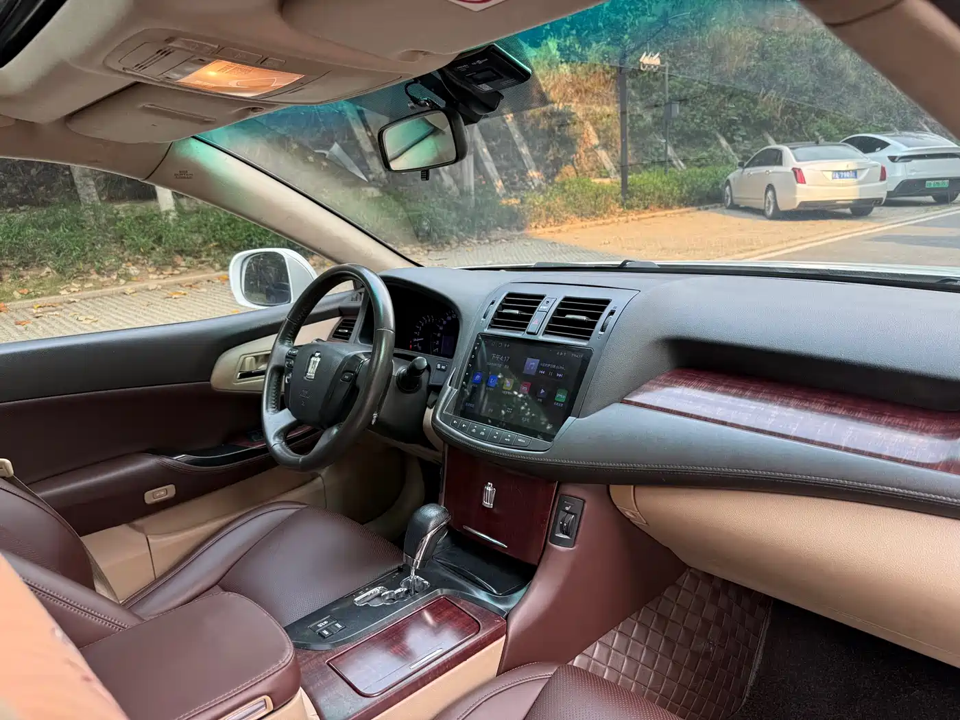 Toyota Crown 2010 3.0L Royal Saloon фото 12