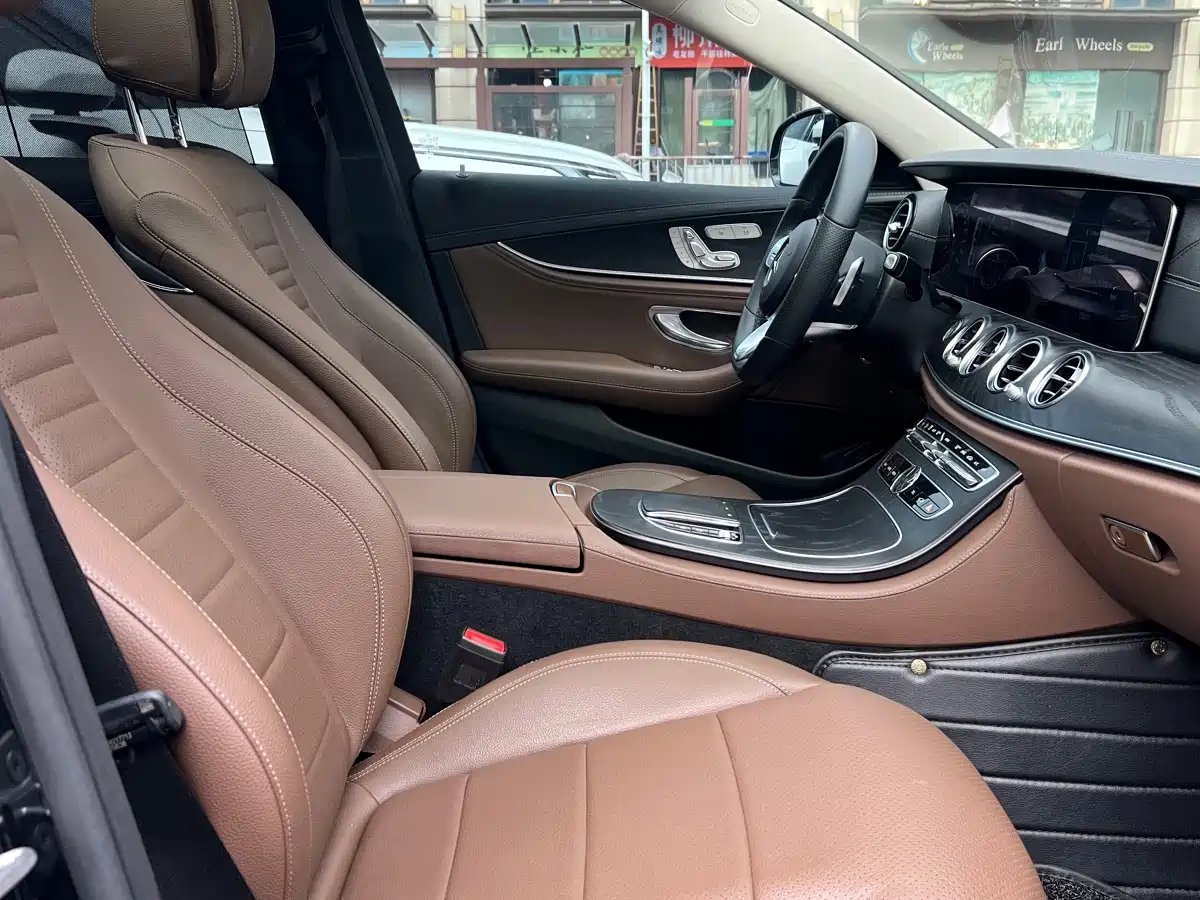 Mercedes-Benz E-Class 2019 E 300 L Sport Fashion фото 9