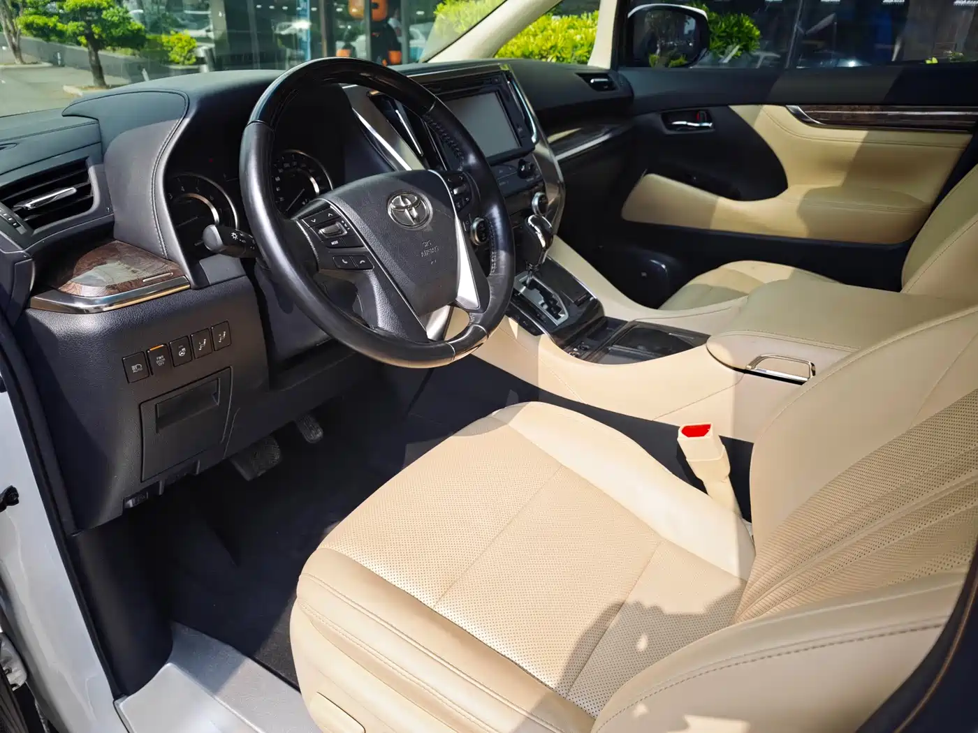 Toyota Alphard 2018 Facelift 3.5L Premium Edition фото 2