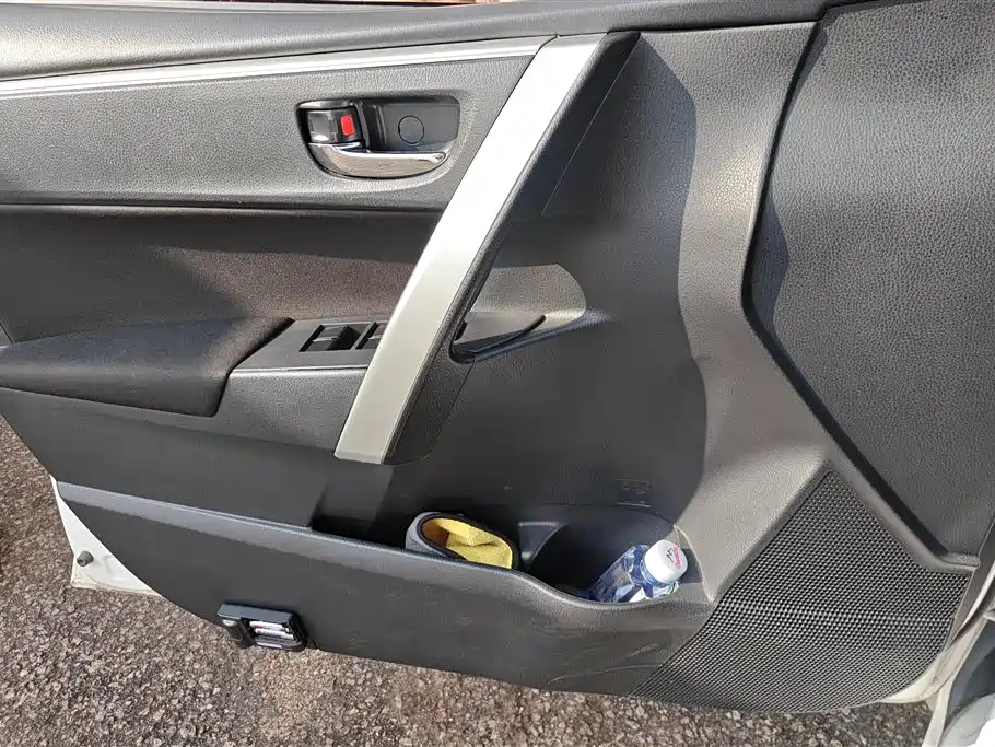 Toyota Corolla 2017 Facelift 1.6L S-CVT GL фото 7