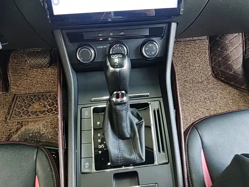 Škoda Superb 2018 TSI280 DSG Standard Version China VI фото 14