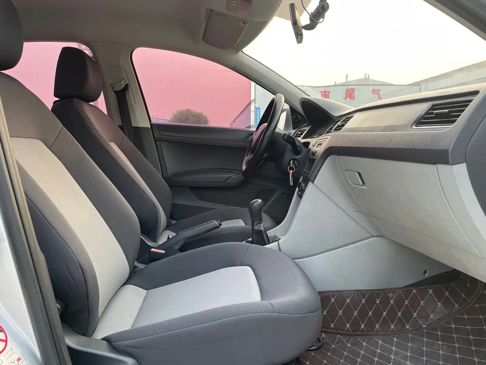 Фото 4 - Škoda Rapid