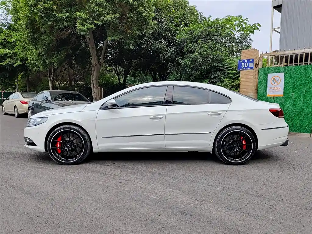 Volkswagen FAW-Volkswagen CC 2016 Model 1.8TSI Luxury фото 3